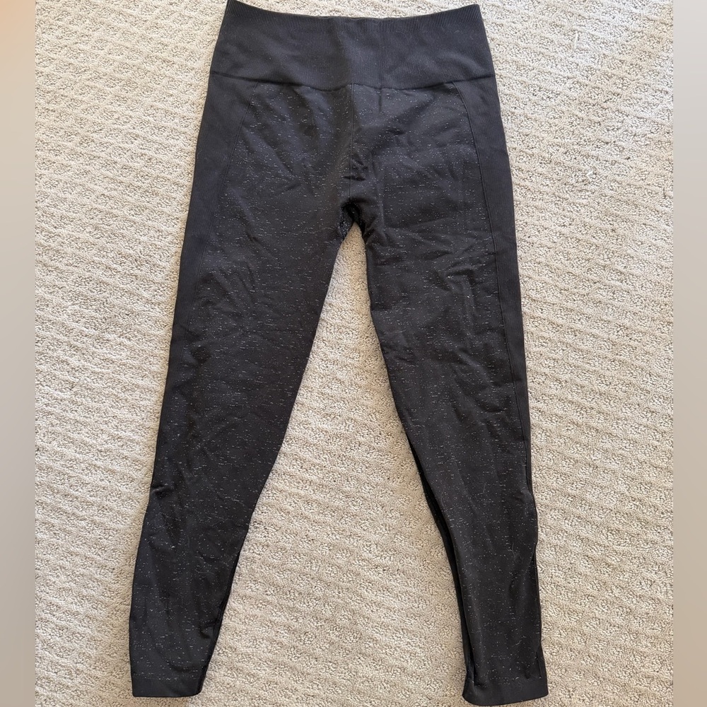 Lululemon black speckled leggings
